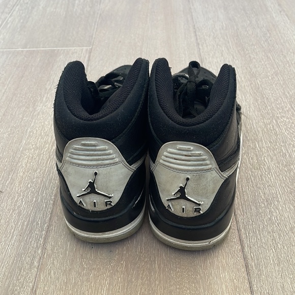Air Jordan Legacy 312 sneakers - Picture 2 of 9